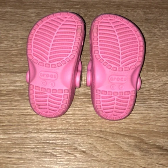 🌟🛍🎉HOST PICK🎉🛍🌟Hot Pink Toddler Crocs - Picture 5 of 5